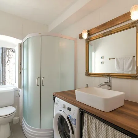 Guest house Ancient House In Modern Style, Sansir